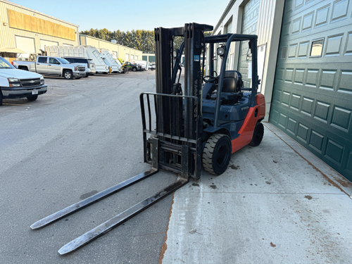 2015 TOYOTA 8FGU25 FORKLIFT for sale in De Forest, WI Photo 1