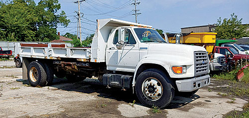 1995 FORD F600 for sale in Waukegan, IL