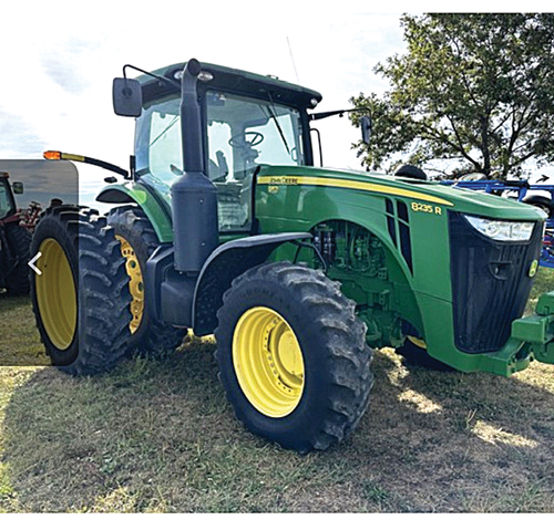 2011 JOHN 8235 R for sale in Wilkinson, IN