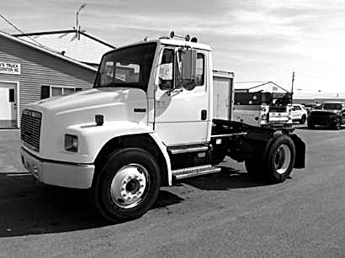 2002 FREIGHTLINER FL70 for sale in Perrysburg, OH