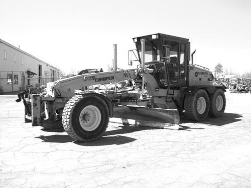1997 CHAMPION 720-A MOTOR GRADER for sale in Holland, MI