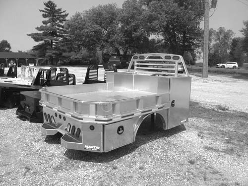 MARTIN ALUMINUM SBV SKIRTED FLATBED for sale in Beardstown, IL