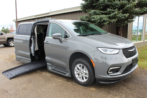 2022 CHRYSLER PACIFICA for sale in Grand Rapids, MI