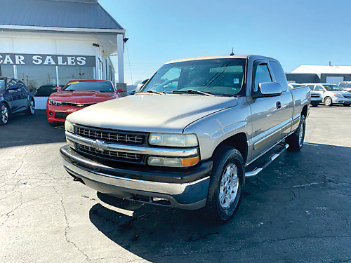2002 CHEVROLET SILVERADO for sale in Frankfort, IN