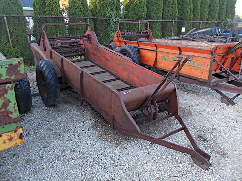 INTERNATIONAL 200 SPREADER for sale in Albany, IN