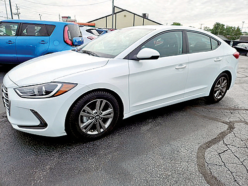 2018 HYUNDAI ELANTRA for sale in Fort Wayne, IN