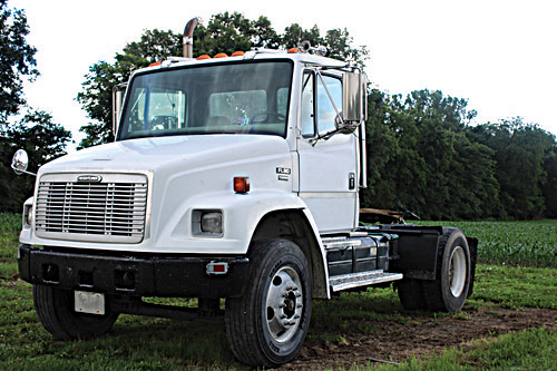 2002 FREIGHTLINER FL80 for sale in Claremont, IL
