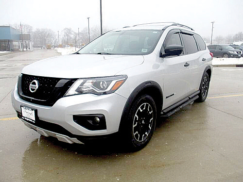 2019 NISSAN PATHFINDER for sale in Elgin, IL Photo 1