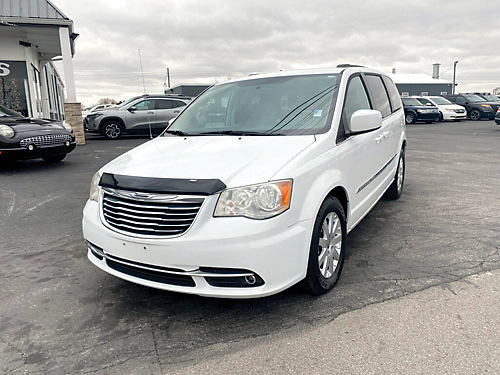 2014 CHRYSLER TOWN for sale in Frankfort, IN