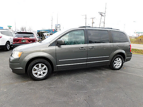 CHRYSLER TOWN & COUNTRY for sale in Fort Wayne, IN Photo 1