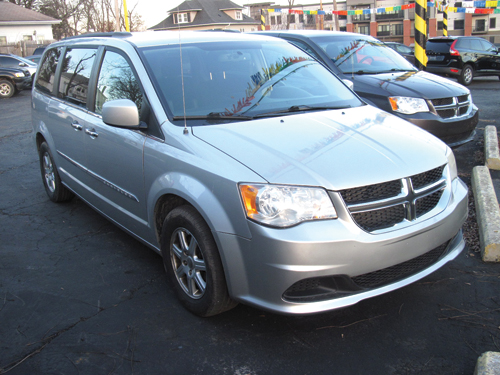 2011 CHRYSLER TOWN for sale in Plymouth, MI Photo 1