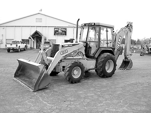 2000 DEERE 410E for sale in Holland, MI