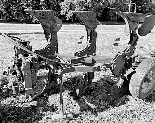 IHC ROLLOVER PLOW for sale in Eau Claire, MI