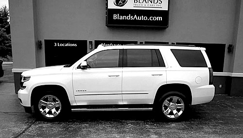 White 2019 CHEVROLET TAHOE for sale in Bloomington, IN