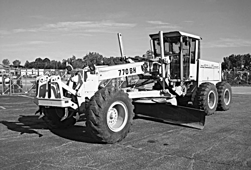 JOHN DEERE 770-BH GRADER for sale in Holland, MI