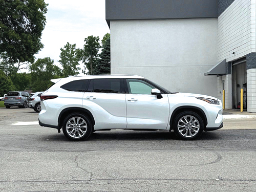 2024 TOYOTA HIGHLANDER for sale in Indianapolis, IN
