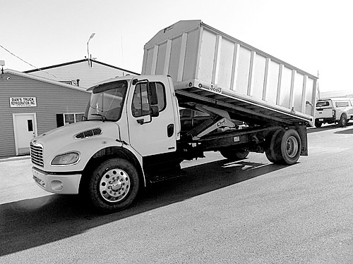 2009 FREIGHTLINER M2 for sale in Perrysburg, OH