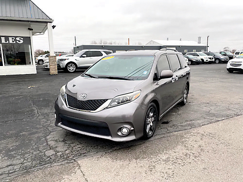 2015 TOYOTA SIENNA for sale in Frankfort, IN