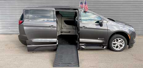 2017 CHRYSLER PACIFICA for sale in Highland, MI