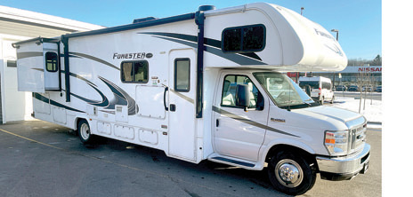 2019 FOREST RIVER FORESTER CLASSIC SERIES 32' for sale in Highland, MI