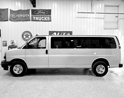 2019 CHEVROLET 15 PASSENGER VAN for sale in Rochelle, IL