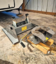 B&W FIFTH WHEEL HITCH for sale in Vermont, IL