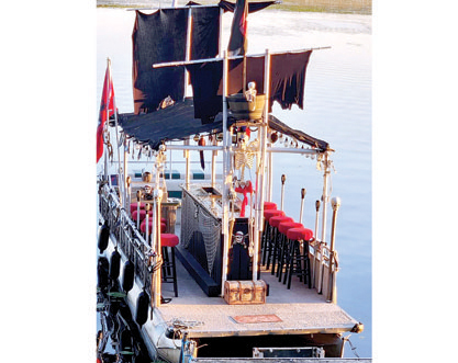 1991 CREST PARTY PONTOON for sale in Holt, MI