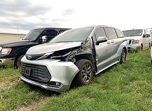 2021 TOYOTA SIENNA for sale in Wakarusa, IN
