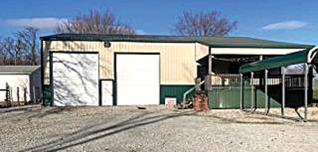 SHOPPING & LIVING QUARTERS 8 ACRES for sale in Atlanta, IN