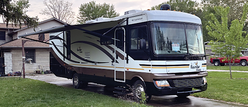 2010 FLEETWOOD BOUNDER for sale in Lafayette, IN