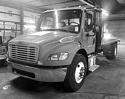 2013 FREIGHTLINER M2 for sale in Wawaka, IN