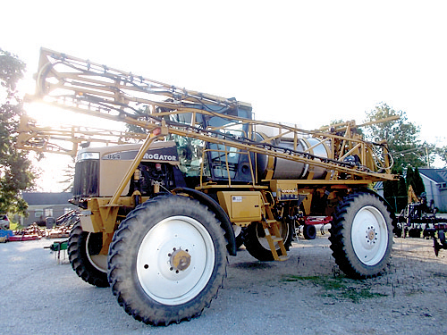 2005 AG-CHEM ROGATOR 864 for sale in Albany, IN