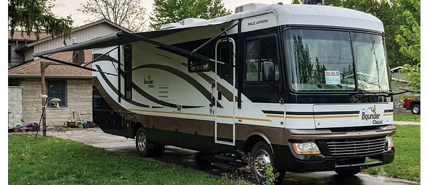 2010 FLEETWOOD BOUNDER for sale in Lafayette, IN