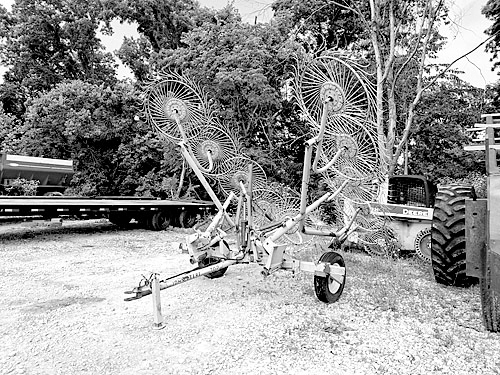 JOHN DEERE 702 10-WHEEL RAKE for sale in Spencer, IN